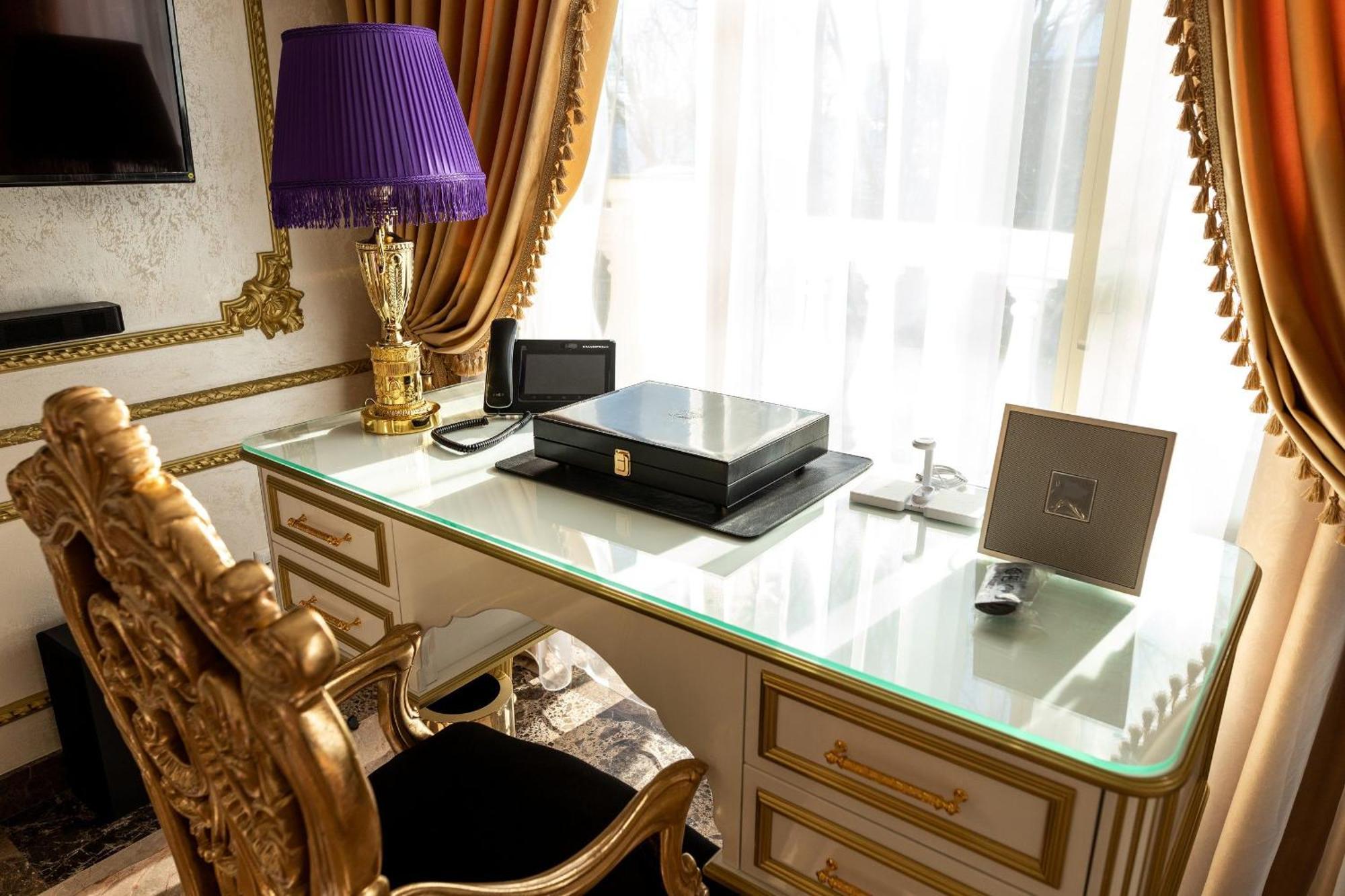 Royal Palace Luxury Hotel And Spa Khmelʼnytsʼkyy Rum bild