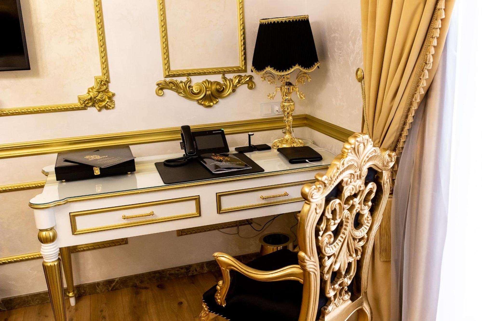 Royal Palace Luxury Hotel And Spa Khmelʼnytsʼkyy Rum bild