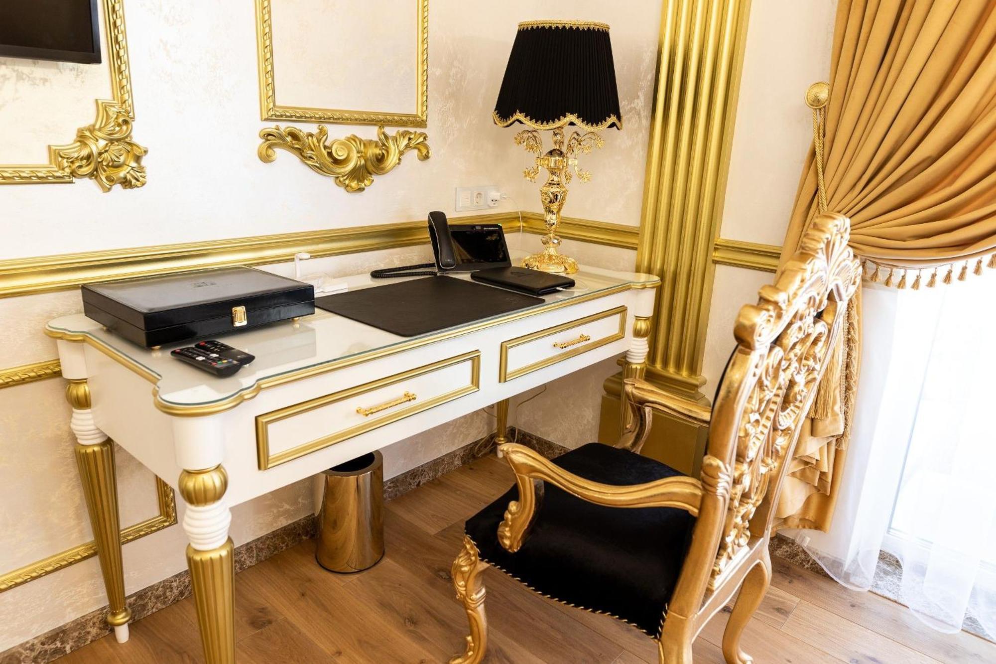 Royal Palace Luxury Hotel And Spa Khmelʼnytsʼkyy Rum bild