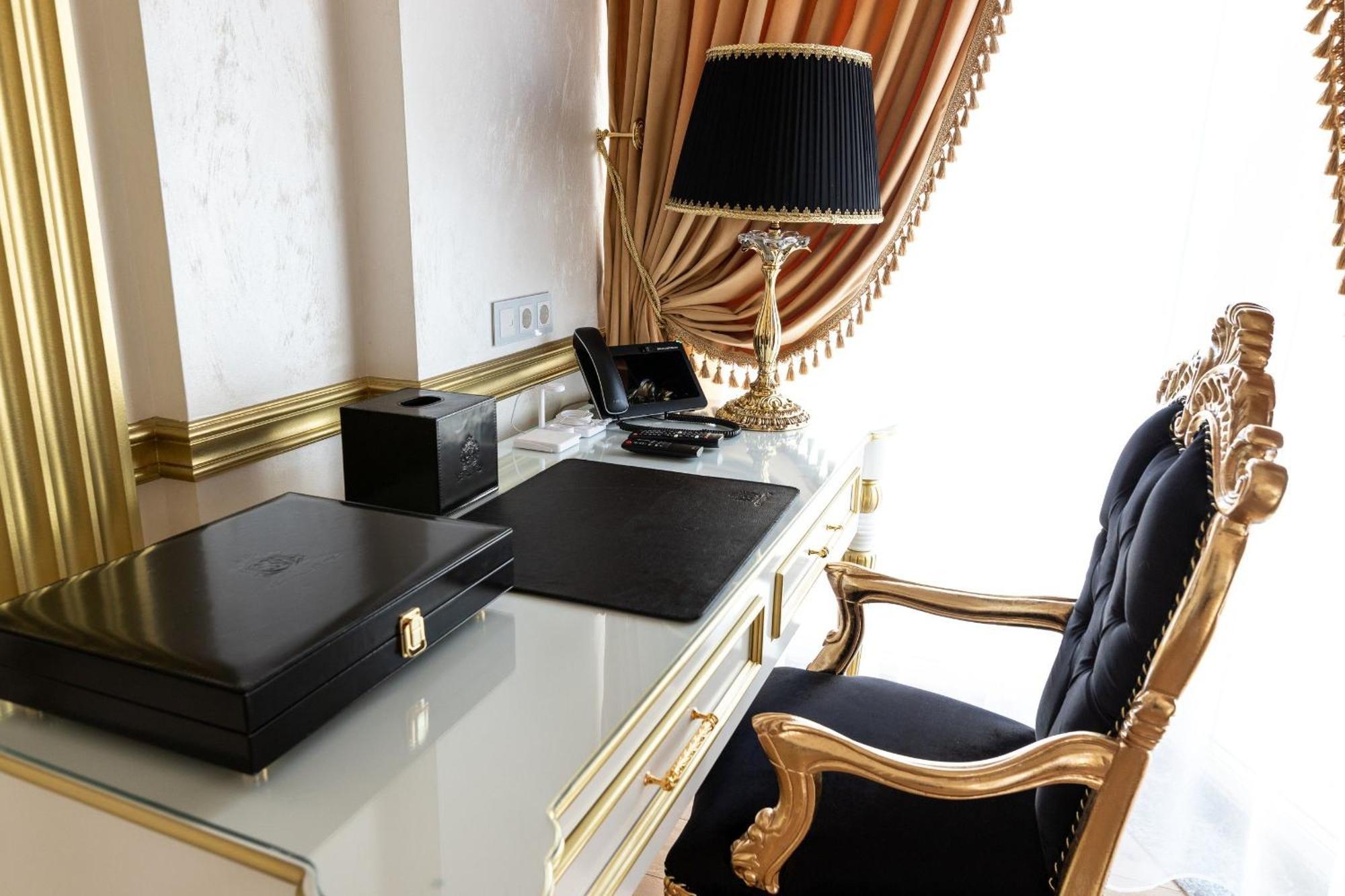 Royal Palace Luxury Hotel And Spa Khmelʼnytsʼkyy Rum bild